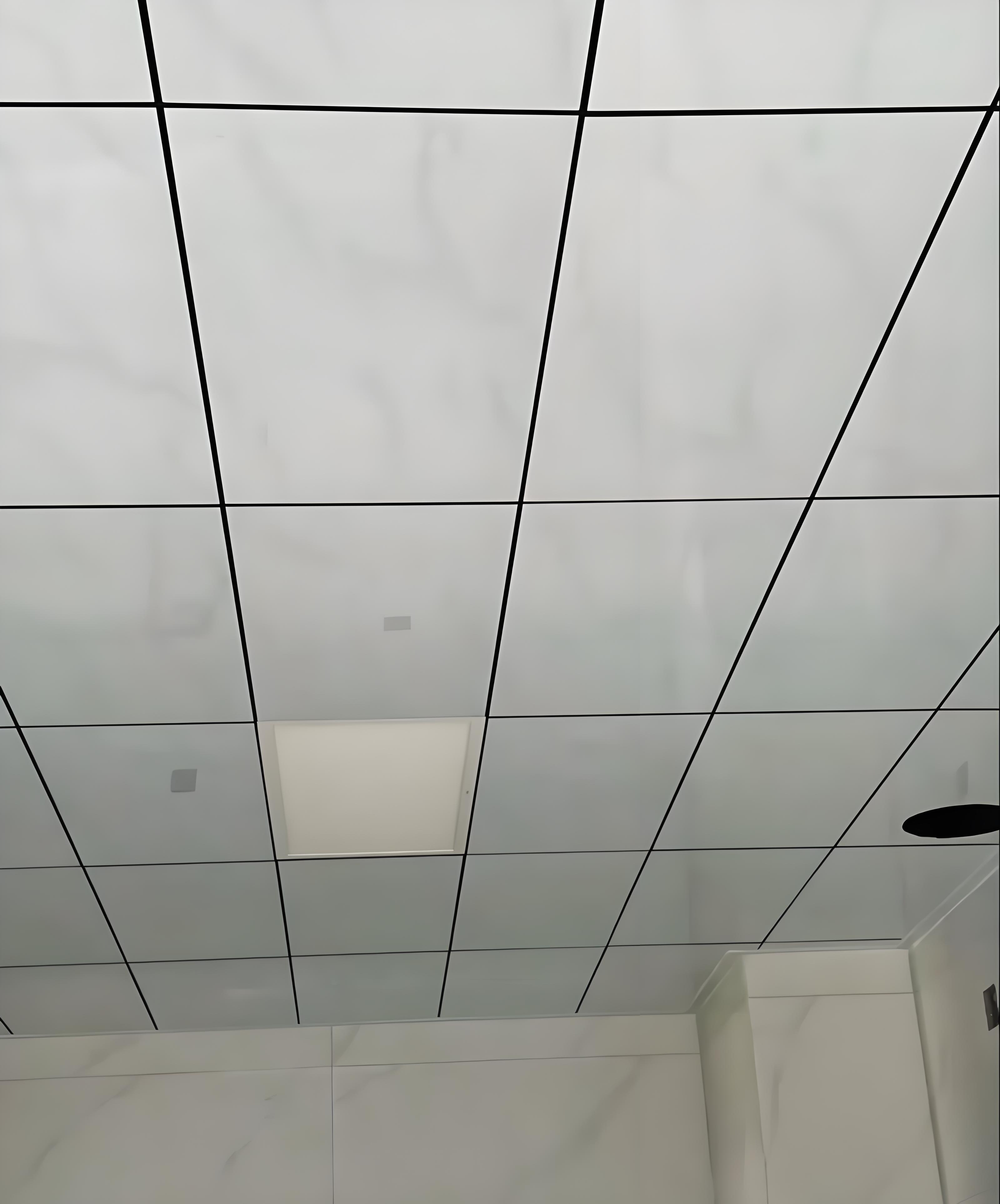 Kelebihan dan kekurangan material pelat gesper aluminium dalam persaingan besar