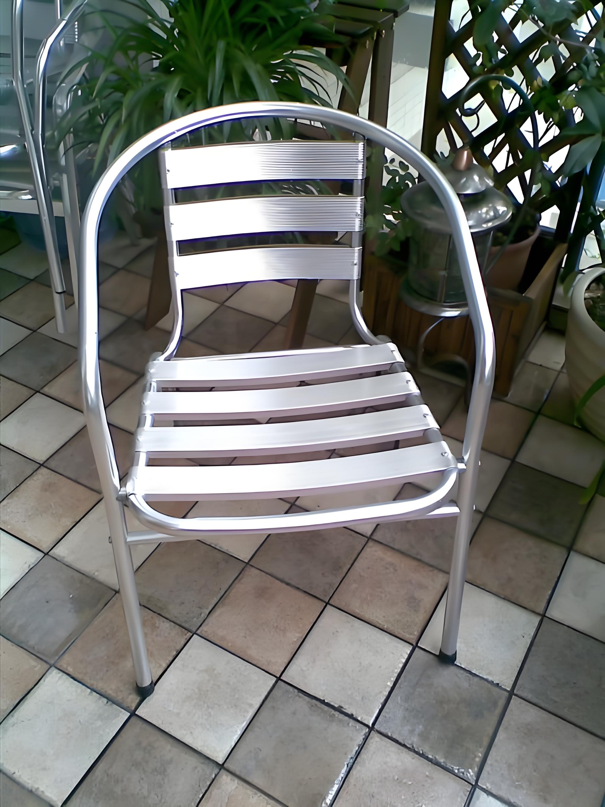 Aplikasi bahan aluminium di kursi